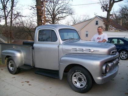 1952 Ford F2